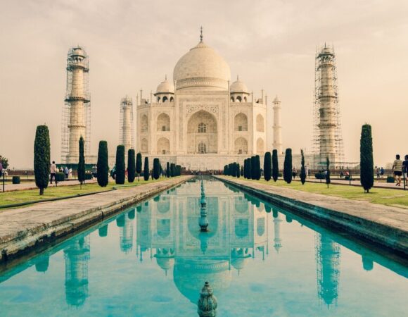 7 Famous Monuments in India You Must Visit