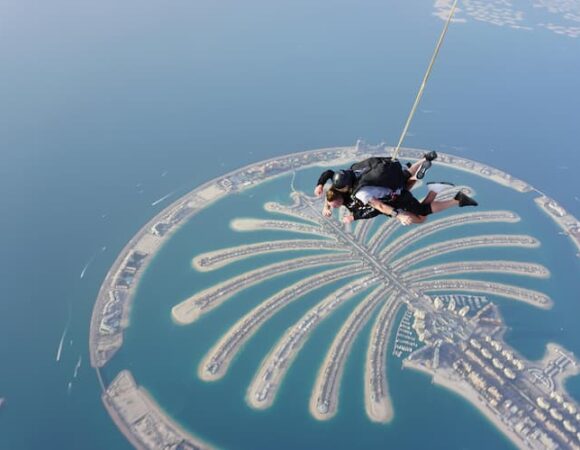 Best Time of Year to Skydive in Dubai for Clear Skies and Views